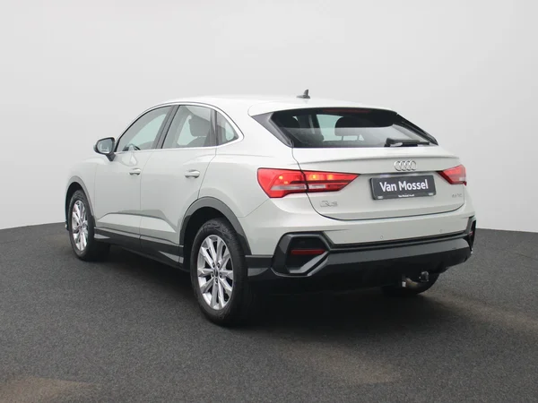 Audi Q3 (2022) — foto 12 van 40