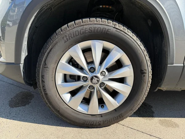 SKODA Karoq (2025) — foto 16 van 24
