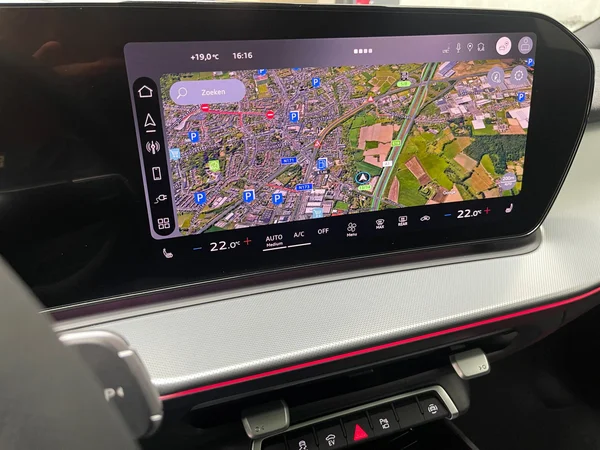 AUDI Q3 SUV e-hybrid (PHEV) (2025) — foto 15 van 16