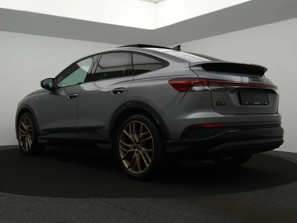 AUDI Q4 Sportback e-tron (2023) — foto 26 van 30