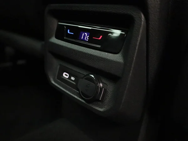 Volkswagen Tiguan (2022) — foto 28 van 41