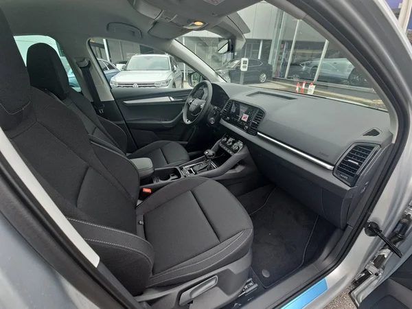 SKODA Karoq (2025) — foto 9 van 28