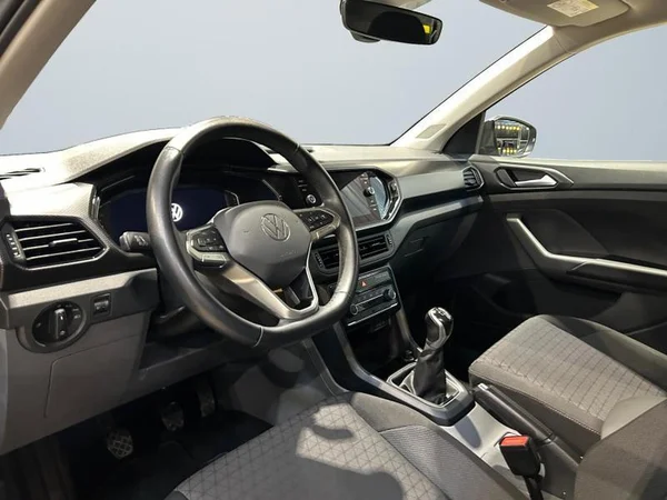 VOLKSWAGEN T-Cross (2021) — foto 31 van 31