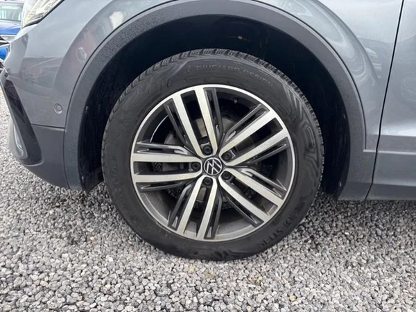 VOLKSWAGEN Tiguan Allspace Dsl (2022) — foto 10 van 20