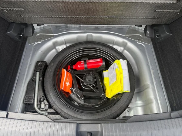 VOLKSWAGEN T-Roc (2023) — foto 23 van 23