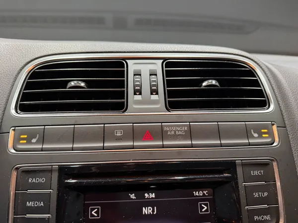 Volkswagen Polo (2015) — foto 4 van 23