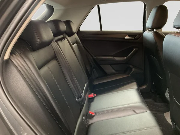 VOLKSWAGEN T-Roc (2019) — foto 18 van 51