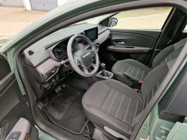 DACIA Sandero Stepway (2023) — foto 13 van 22