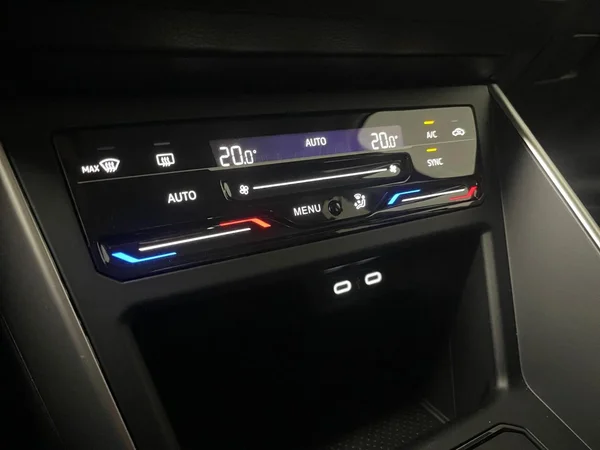 VOLKSWAGEN Taigo (2025) — foto 2 van 15