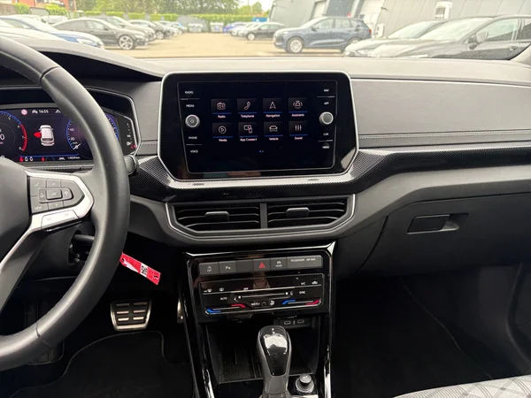 VOLKSWAGEN T-Cross (2025) — foto 2 van 24