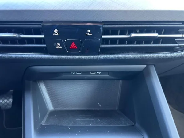 VOLKSWAGEN Golf VIII (2022) — foto 15 van 31
