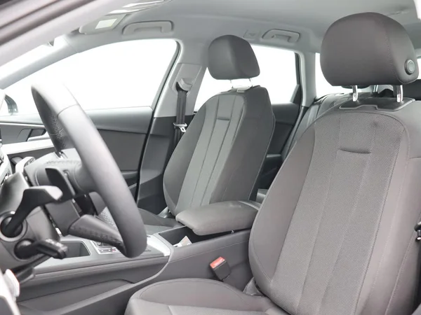 AUDI A4 Avant (2022) — foto 6 van 17