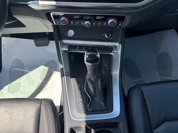 AUDI Q3 (2019) — foto 3 van 18