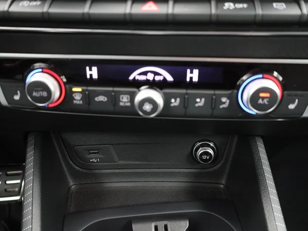 Audi SQ2 (2024) — foto 13 van 29