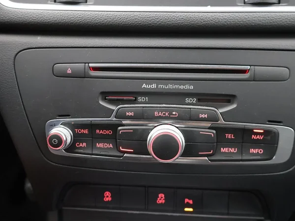 Audi Q3 (2018) — foto 21 van 29