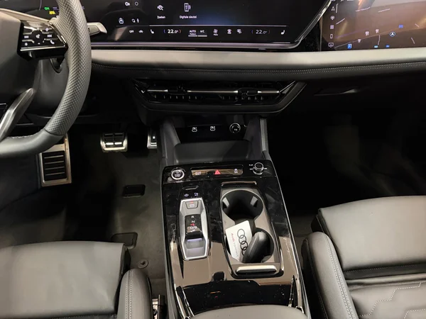AUDI A6 Sportback e-tron (2026) — foto 10 van 24