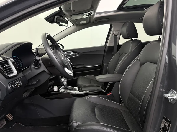KIA XCeed (2022) — foto 2 van 34