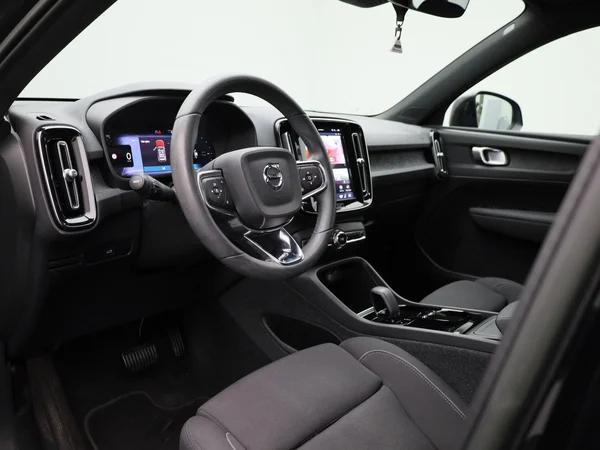 Volvo XC40 (2023) — foto 25 van 39