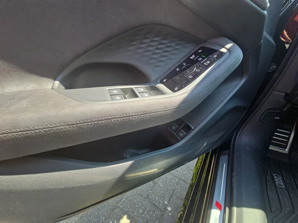 AUDI A5 Avant e-hybrid (PHEV) (2025) — foto 17 van 24