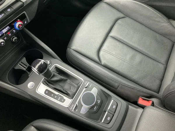 AUDI Q2 (2022) — foto 13 van 35