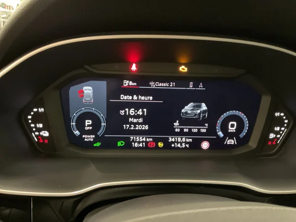 AUDI Q3 PHEV (2022) — foto 14 van 24