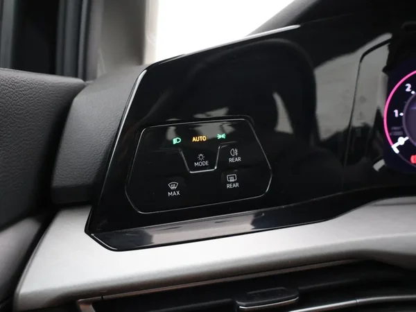 Volkswagen Golf (2022) — foto 19 van 26