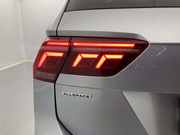 VOLKSWAGEN Tiguan Allspace (2021) — foto 9 van 36