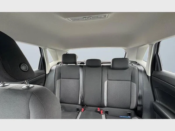 VOLKSWAGEN Polo (2023) — foto 3 van 24