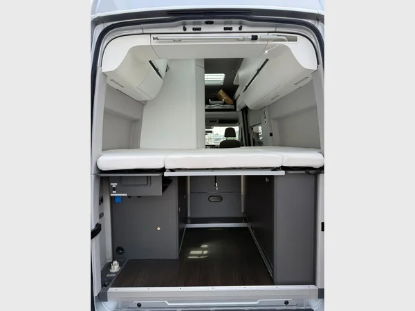 VOLKSWAGEN Grand California (2021) — foto 10 van 19