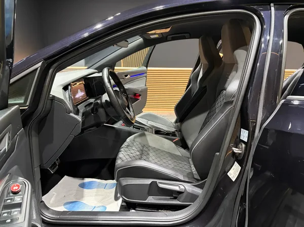 Volkswagen Golf (2022) — foto 28 van 29