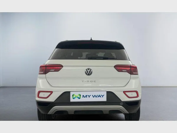 Volkswagen T-Roc (2023) — foto 13 van 15