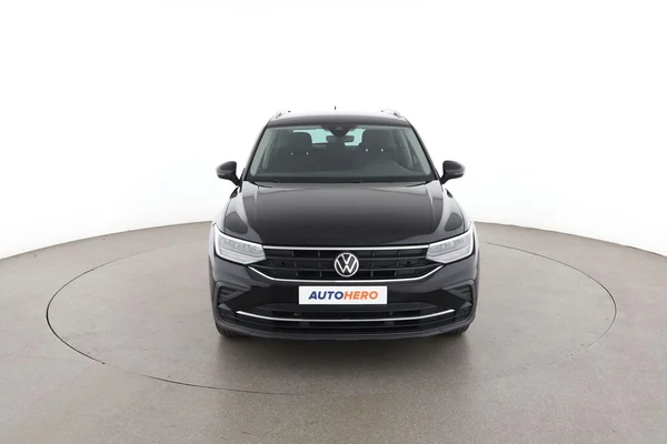 Volkswagen Tiguan (2021) — foto 15 van 16