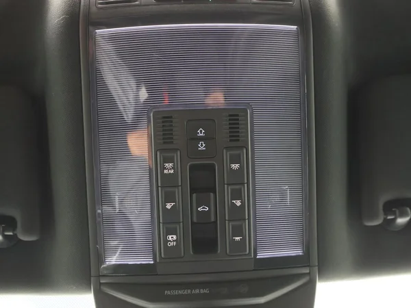 VOLKSWAGEN Passat Variant GTE (2022) — foto 20 van 29