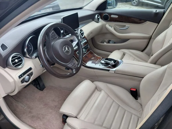 Mercedes-Benz C-Klasse (2015) — foto 14 van 15