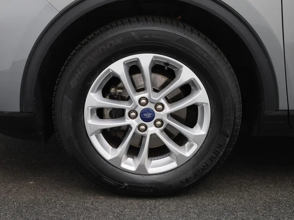 Ford Kuga (2023) — foto 5 van 31