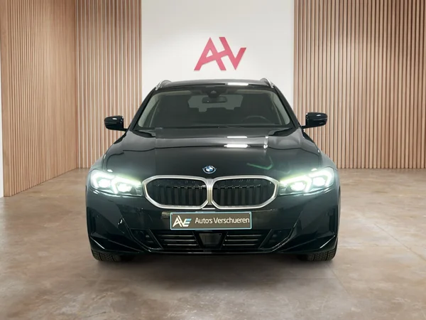 BMW 320 (2023) — foto 1 van 29