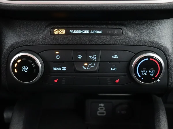 FORD Kuga (2024) — foto 17 van 28