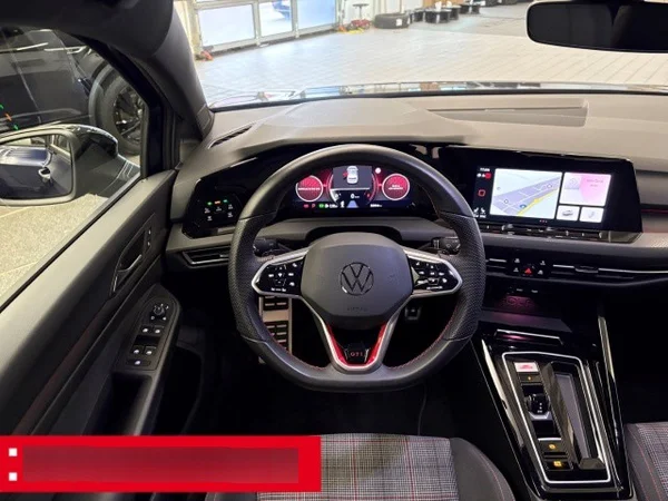 Volkswagen Golf VIII GTI (2023) — foto 2 van 15