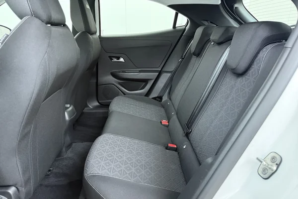 Opel E-Mokka (2022) — foto 17 van 18