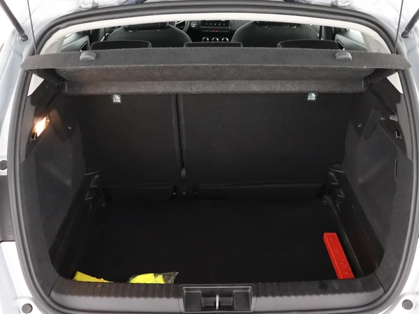 RENAULT Captur (2022) — foto 8 van 28