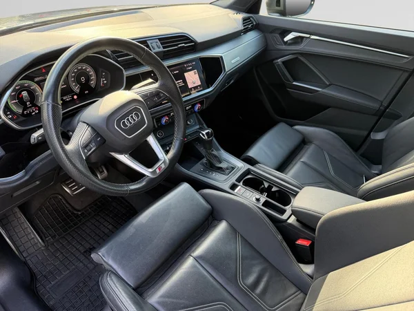 AUDI Q3 PHEV (2024) — foto 4 van 21