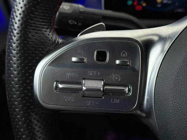 MERCEDES CLA 180 (2019) — foto 9 van 26
