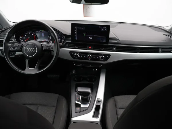 AUDI A4 Avant (2022) — foto 13 van 26