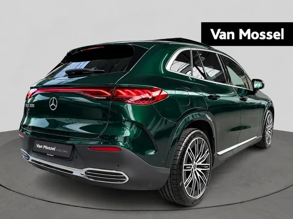 Mercedes-Benz EQE (2025) — foto 12 van 16