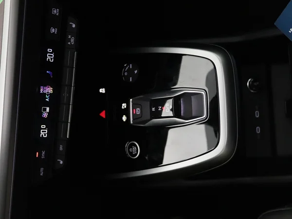 AUDI Q4 e-tron (2025) — foto 6 van 23