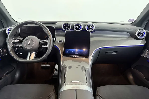 Mercedes-Benz GLC PHEV (X254) (2024) — foto 3 van 36