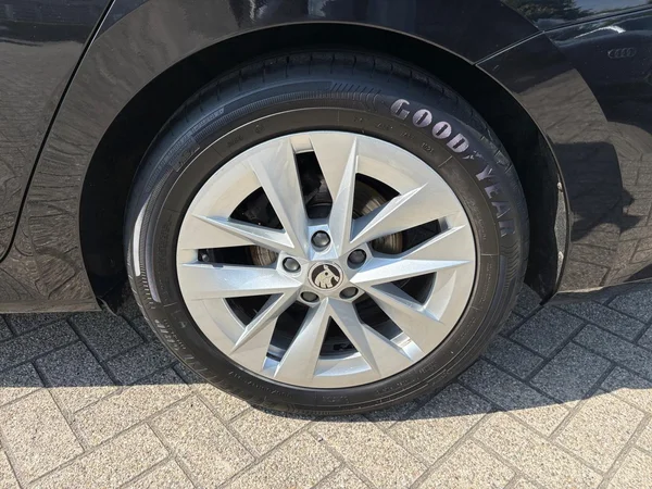 SKODA Octavia Combi Dsl (2022) — foto 15 van 24