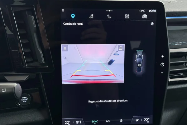 Renault Espace E-TECH (HEV) (2023) — foto 8 van 30