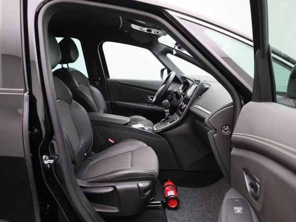 Renault Grand Scénic (2023) — foto 26 van 39