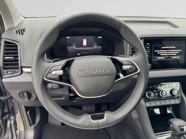 SKODA Karoq (2025) — foto 2 van 22